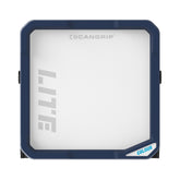 Vista frontale della luce LED SCANGRIP Vega Lite Colour, con struttura robusta e design portatile, ideale per un'illuminazione intensa e uniforme durante il detailing auto.