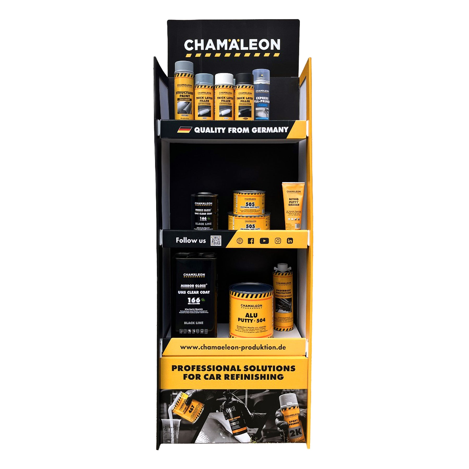 Espositore Chamäleon con prodotti professionali per la carrozzeria auto, inclusi stucchi, vernici e trasparenti di alta qualità.