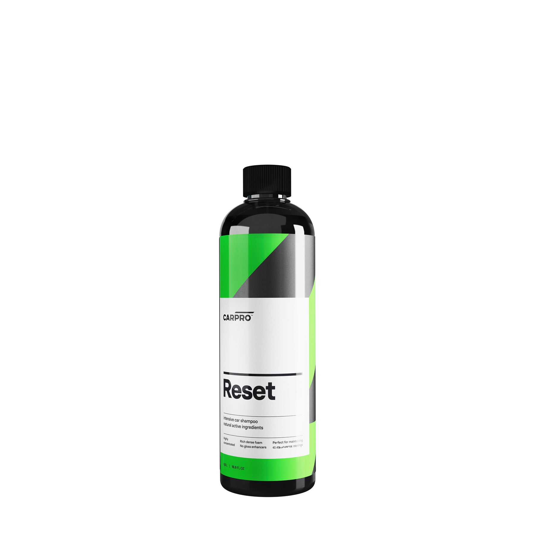Flacone di CARPRO Reset, uno shampoo neutro con etichetta bianca, nera e verde, progettato per la pulizia delle auto mantenendo gli ingredienti protettivi, ideale per un lavaggio efficace e sicuro.