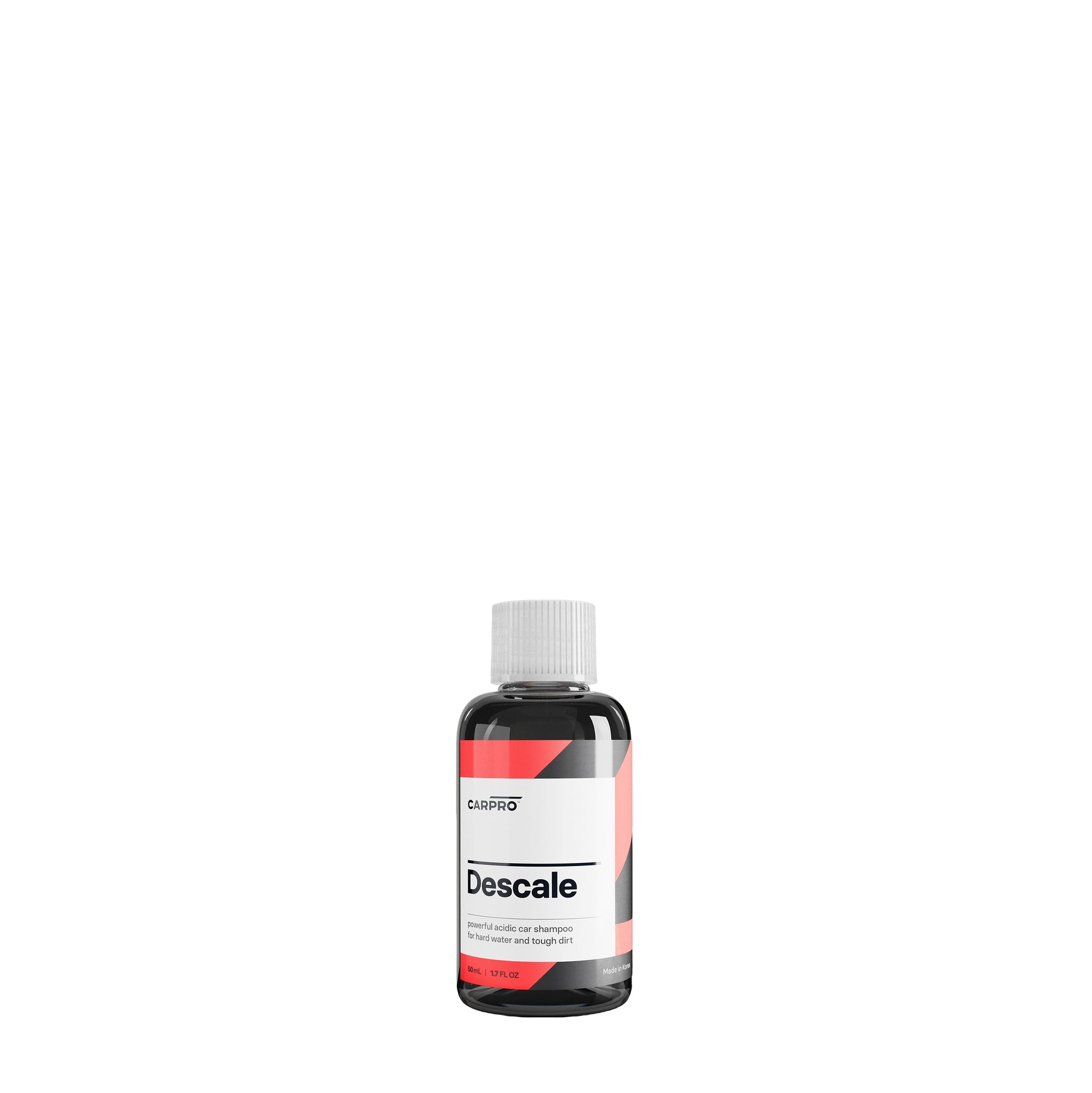 Flacone di CARPRO Descale su sfondo bianco, detergente potente per rimuovere calcare e macchie d'acqua dalla superficie del veicolo.