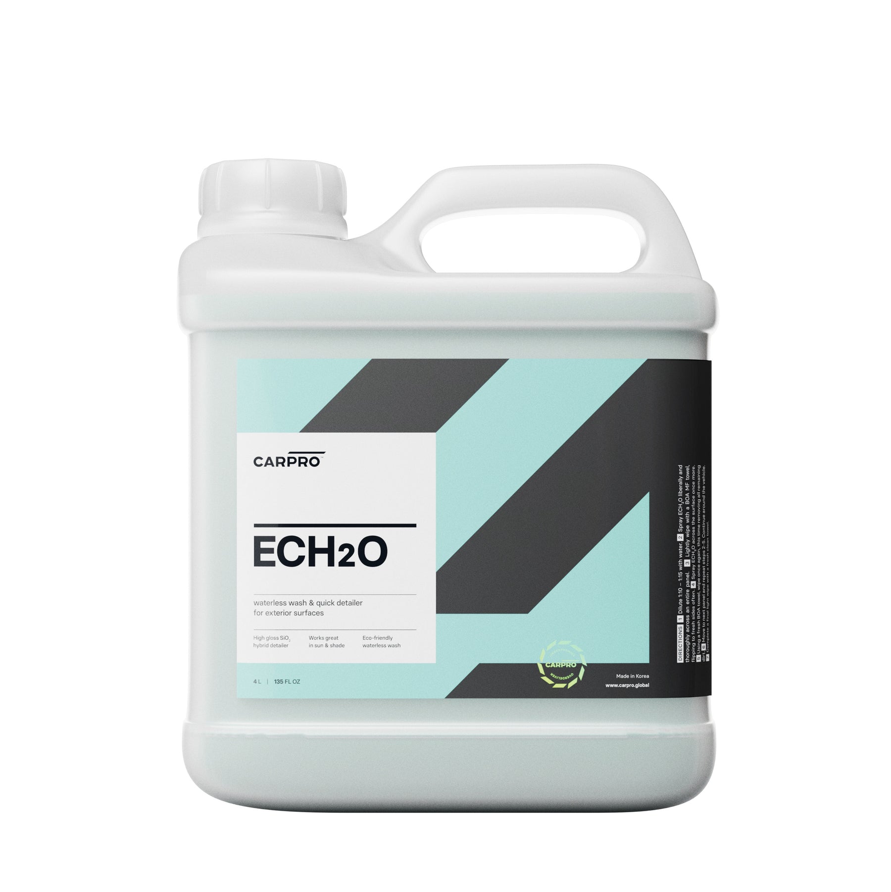 Tanica di CARPRO EcH2O su sfondo bianco, quick detailer a base di acqua e silice per una pulizia rapida e brillantezza intensa delle superfici del veicolo.