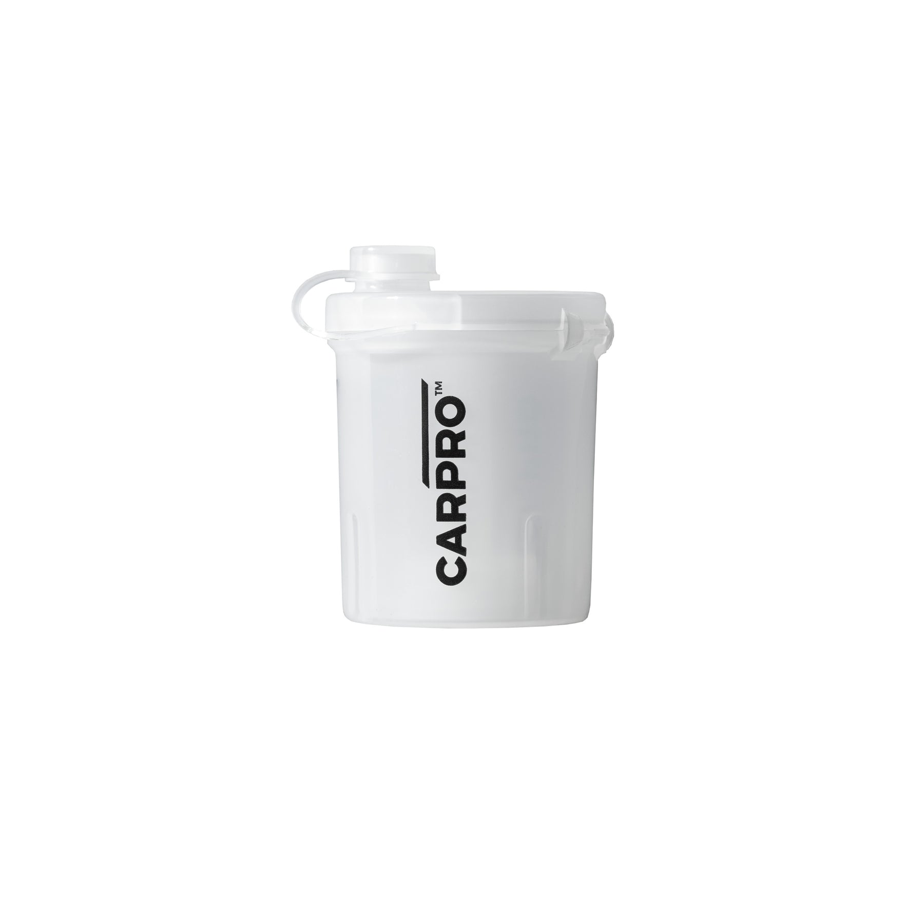 Contenitore CARPRO bianco con coperchio, progettato per mescolare e diluire soluzioni di pulizia, dotato di manico per un facile trasporto e utilizzo durante le operazioni di detailing.