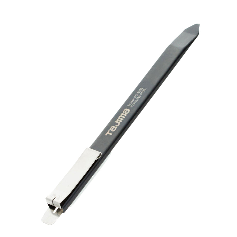 Taglierino CARPRO Cutter Tajima nero con clip argentata e scritta "Tajima", ideale per tagli di precisione nel detailing auto.