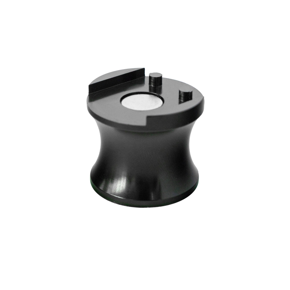 Vista frontale del supporto Carismatix XBLADE Holder nero con base ergonomica e inserto magnetico per fissaggio sicuro della lametta.