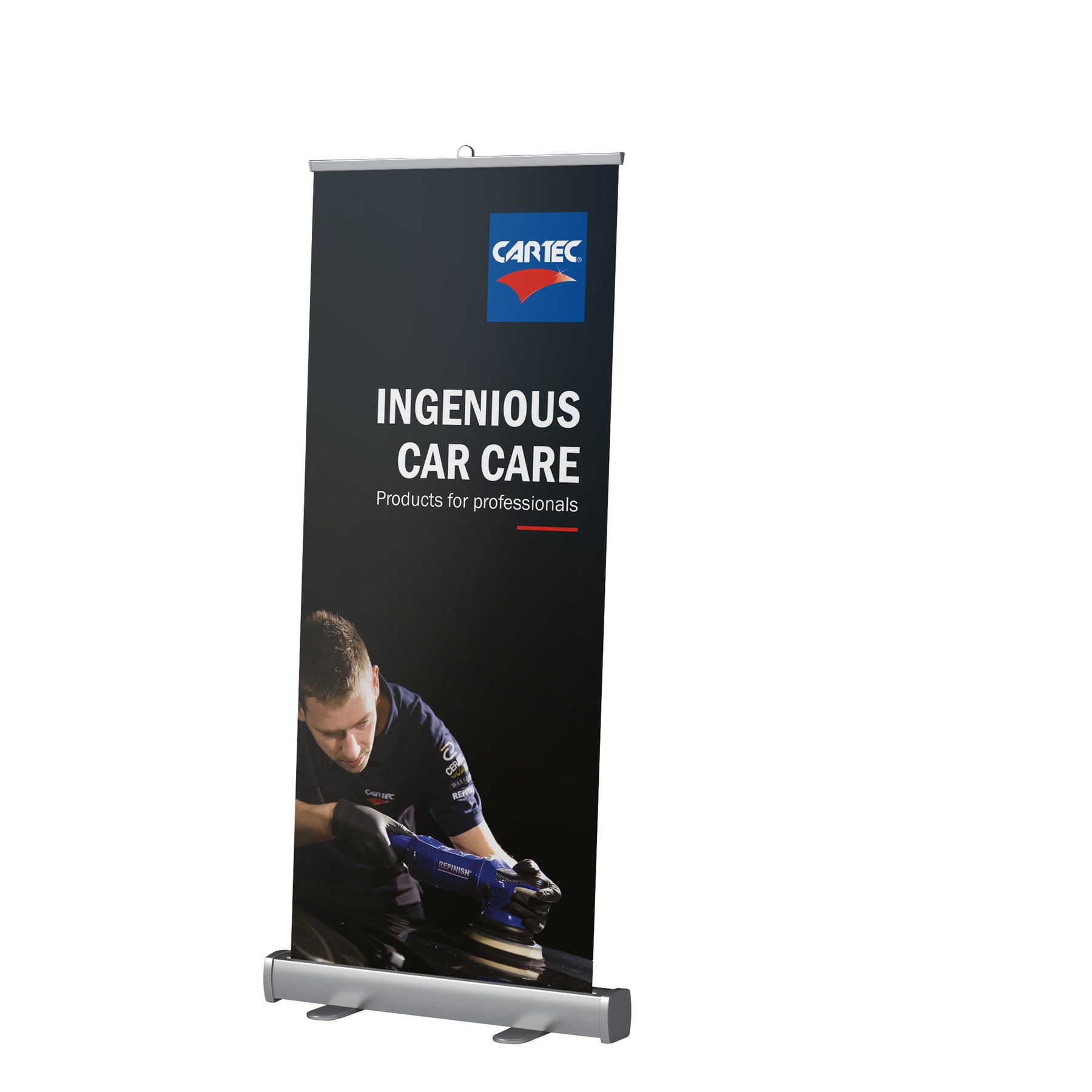 Roll-Up Cartec con immagine di un Detailer professionista mentre utilizza prodotti per la cura dell'auto.