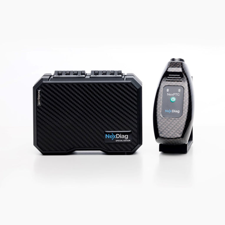 Spessimetro NexPTG PRO Carbon per misurazione avanzata dello spessore della vernice auto.