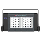 SCANGRIP UV-EXTREME PLUS in uso durante la polimerizzazione UV in un progetto di detailing auto.