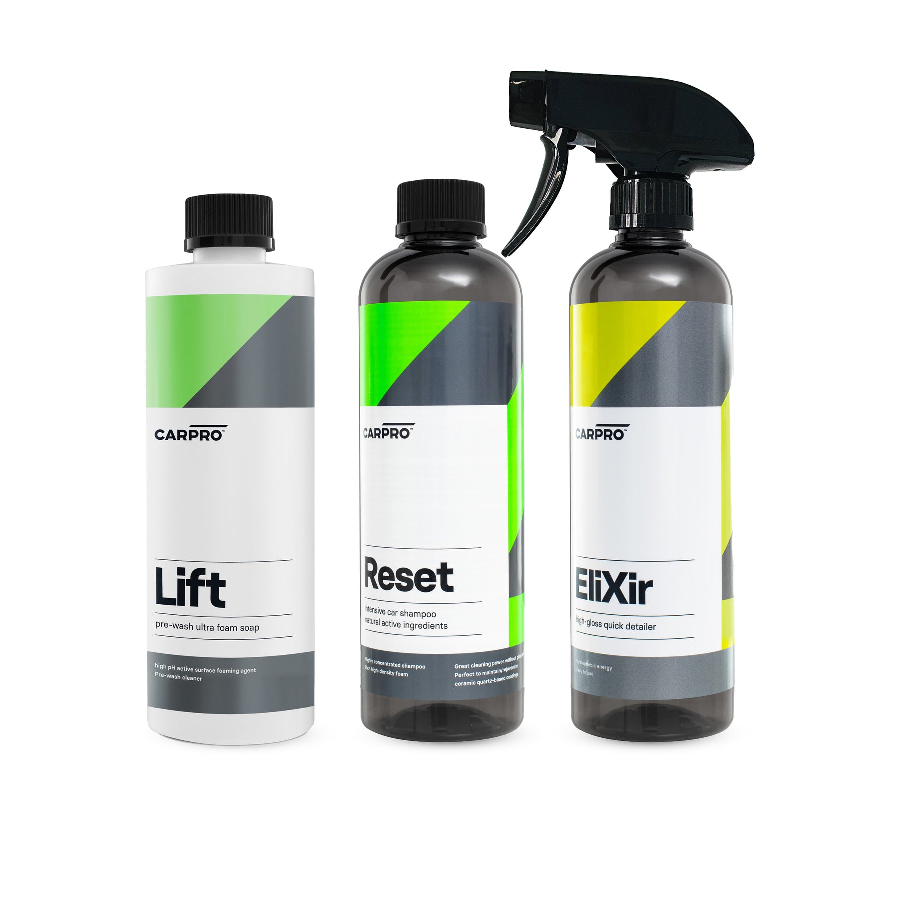Set di tre flaconi CARPRO per il lavaggio e protezione auto: Lift, uno shampoo schiumogeno per prelavaggio; Reset, uno shampoo neutro; e EliXir, un quick detailer ad alta brillantezza per una finitura rapida e lucida.