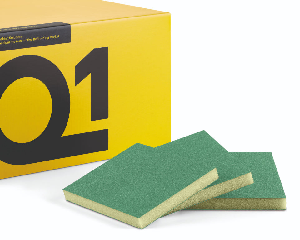 Spugne abrasive a doppia faccia Q1 per levigatura di superfici complesse, ideali per lavori di precisione.