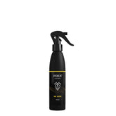 Bottiglia di FOEN Mr. Boss Profumo Spray, deodorante auto con fragranza decisa e professionale, ideale per rinfrescare e profumare l'interno del veicolo.