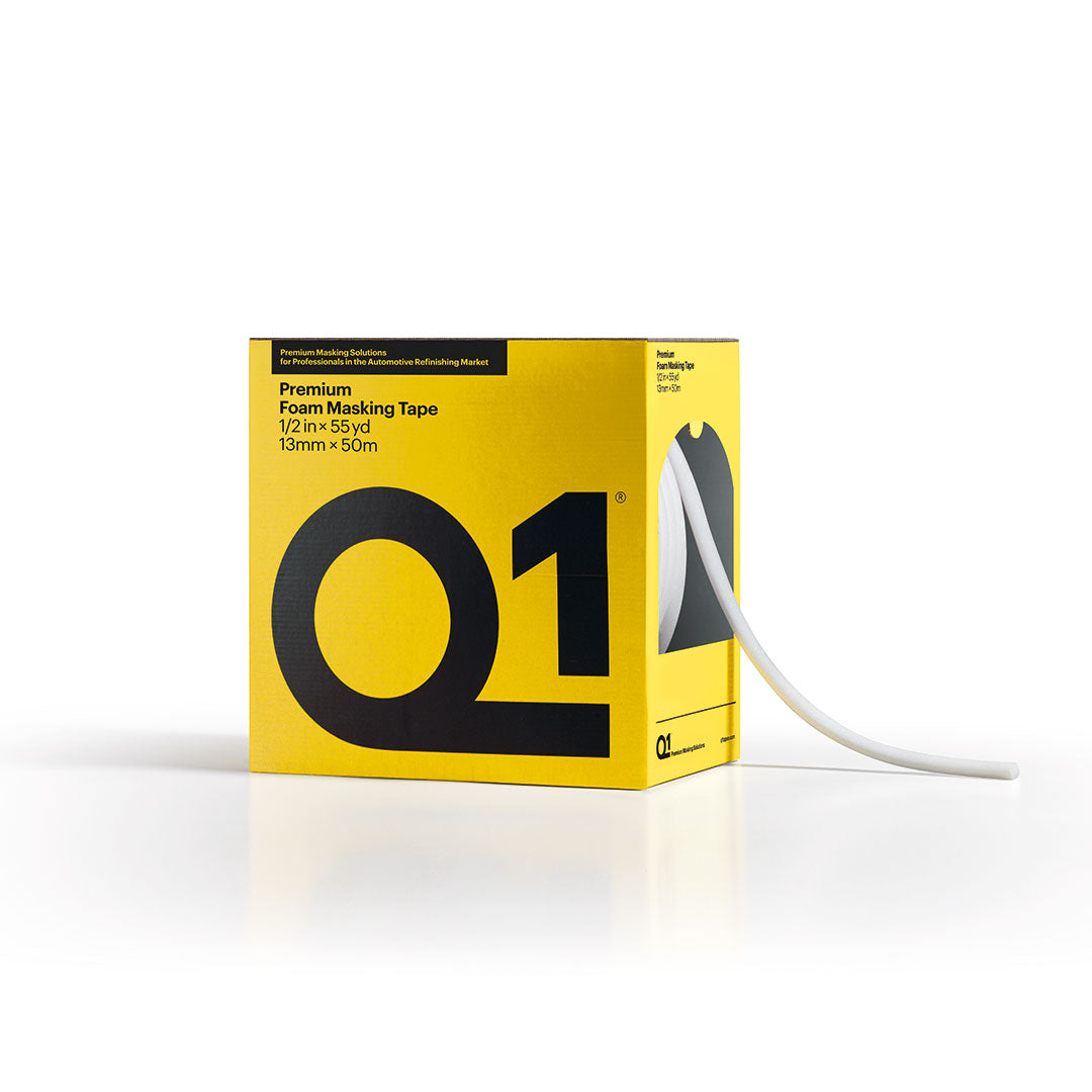 Nastro spugnoso Q1 Premium Foam per mascherature su superfici curve e irregolari, garantendo precisione e qualità professionale.
