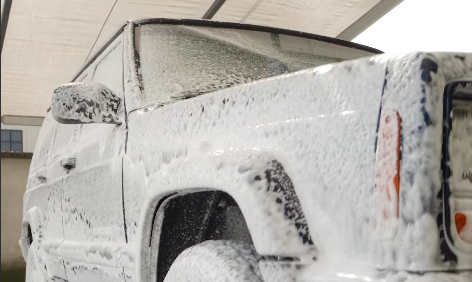 Lavaggio auto perfetto: il metodo che nessuno ti ha mai spiegato