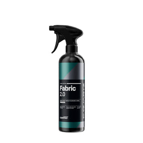 Flacone spray di CARPRO C.QUARTZ Fabric 2.0, un rivestimento traspirante e resistente alle macchie per la protezione dei tessuti.