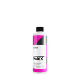 Flacone di detergente multiuso CARPRO MultiX, ideale per una pulizia efficace di varie superfici del veicolo, perfetto per detailers professionisti.
