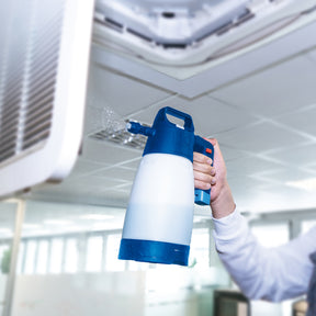 IK Alk Pro 2 utilizzato per sanificazione di impianto di climatizzazione – nebulizzatore resistente per disinfettanti in ambienti professionali.