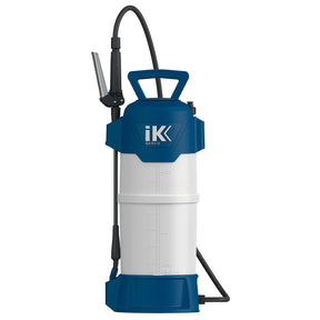 IK Alk Pro 12 – Nebulizzatore schiumogeno da 8L con lancia in acciaio inox, tubo flessibile e serbatoio graduato per detergenti chimici alcalini.