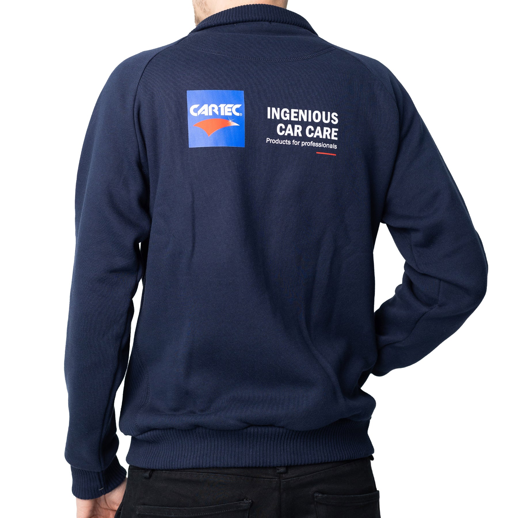 Retro della felpa CARTEC blu navy con logo e scritta “Ingenious Car Care”